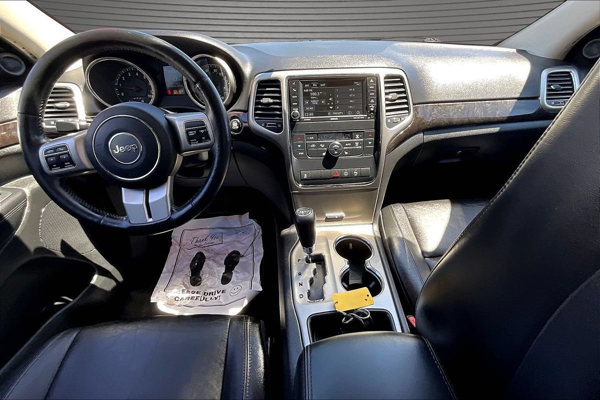 Used 2013 Jeep Grand Cherokee Laredo AWD/4WD image 7