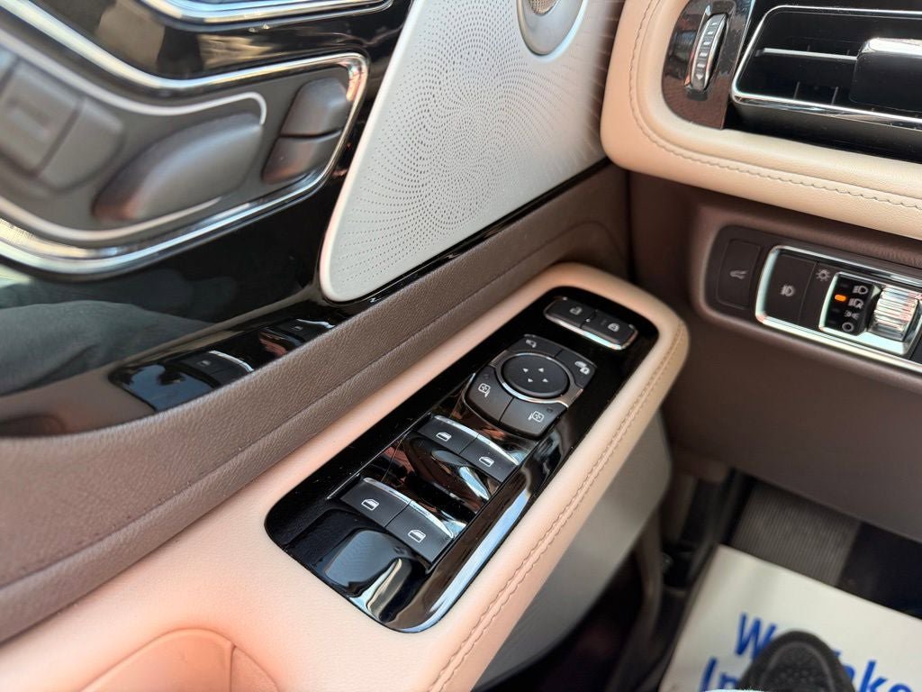 Used 2020 Lincoln Aviator Reserve w/ Equipment Group 202A AWD/4WD image 21