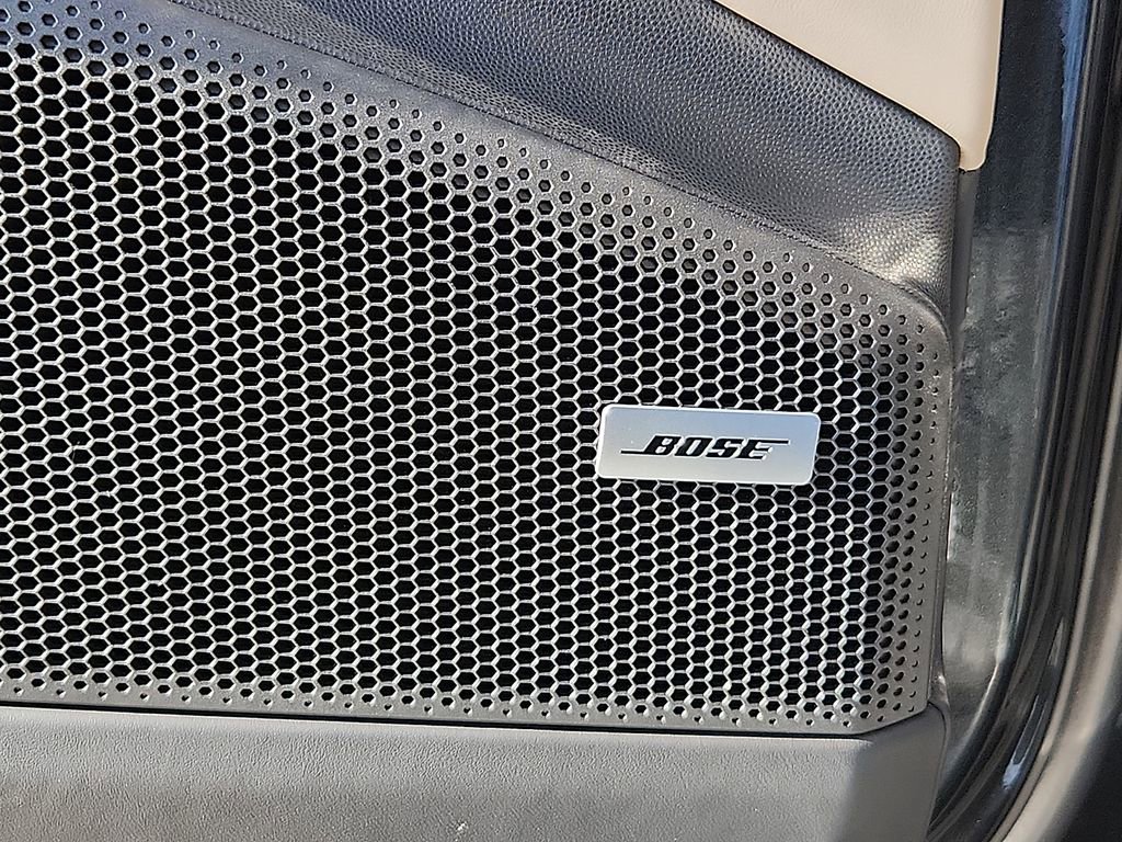 Certified 2025 Porsche Macan 4S Electric image 25