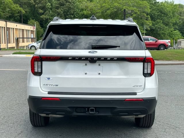 Used 2025 Ford Explorer Active AWD/4WD image 8