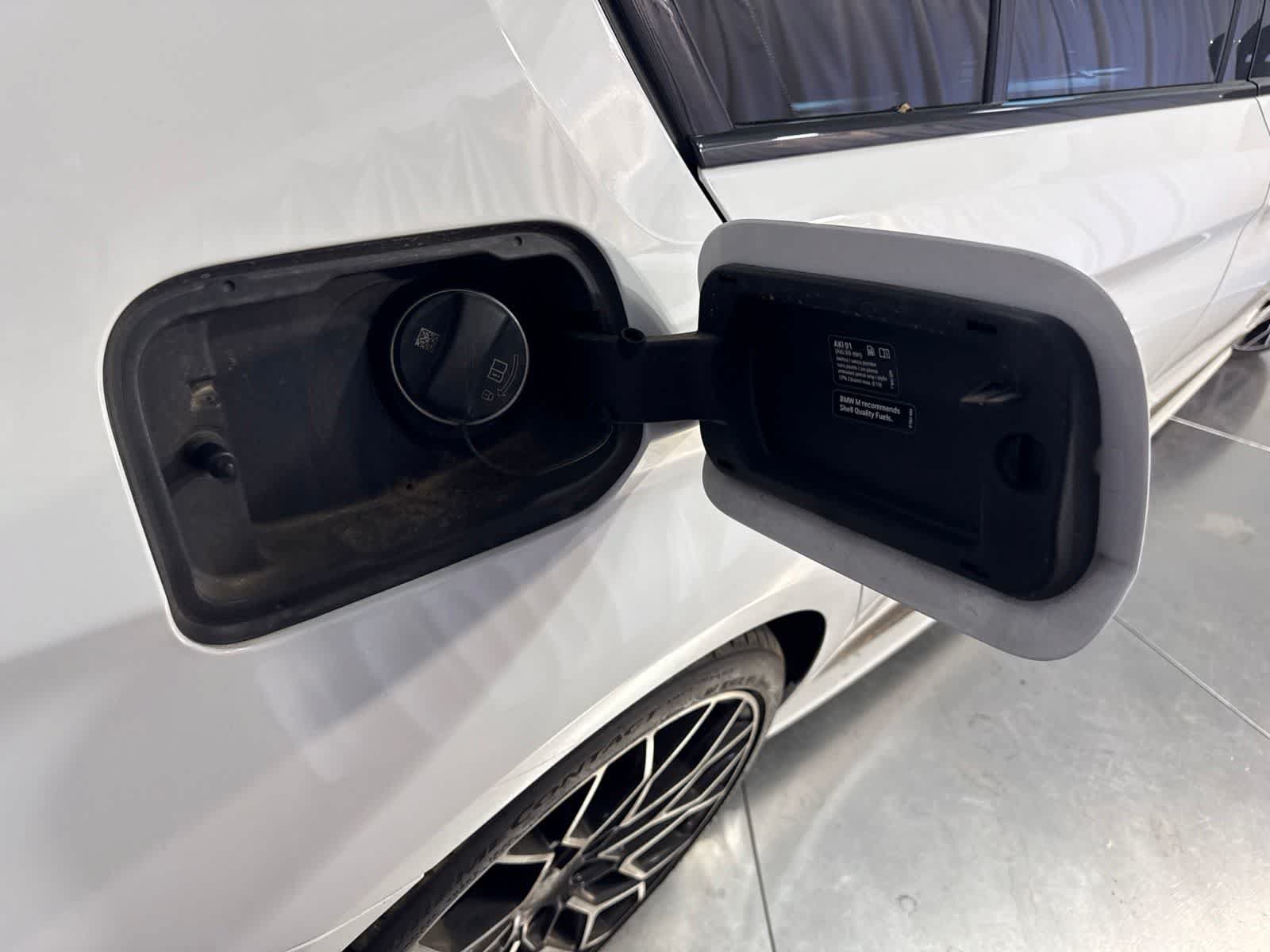 Used 2019 BMW M550i xDrive AWD/4WD image 16