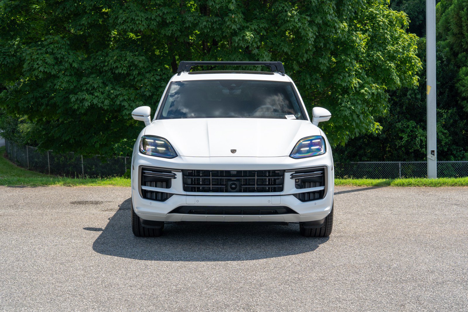 Certified 2025 Porsche Cayenne Turbo AWD/4WD image 10