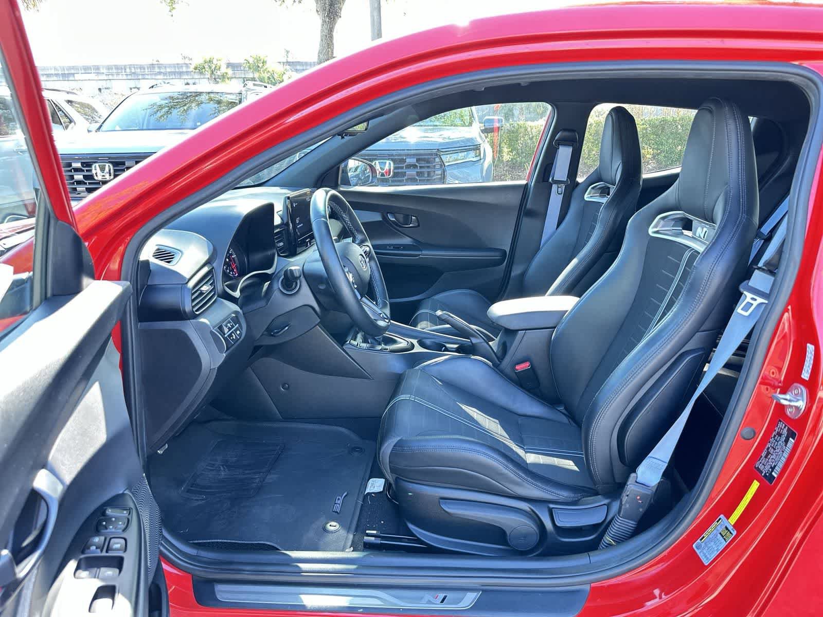 Used 2022 Hyundai Veloster N image 2