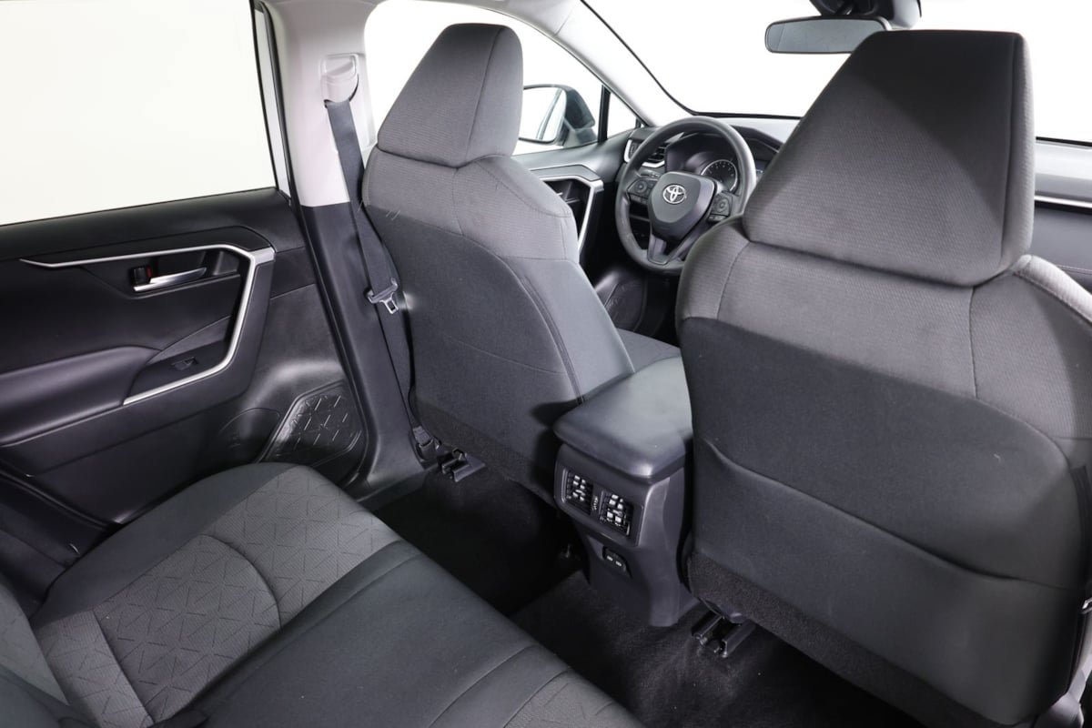 Used 2022 Toyota RAV4 XLE AWD/4WD image 39