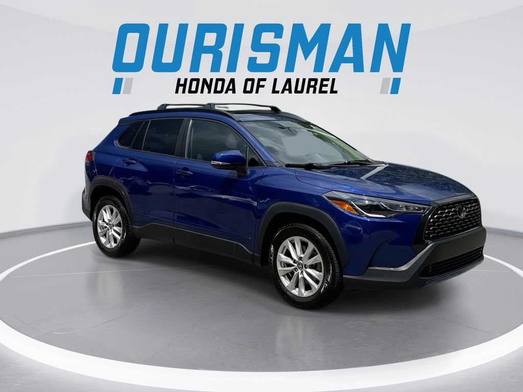 Used 2022 Toyota Corolla Cross LE w/ Moonroof Package AWD/4WD image 2
