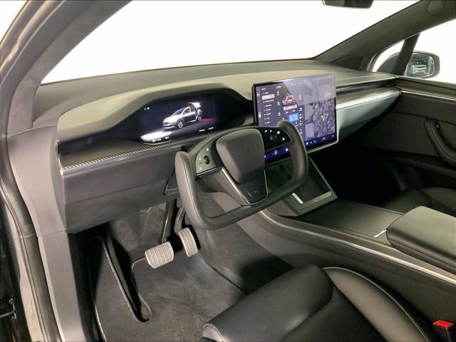 Used 2023 Tesla Model X Plaid image 4