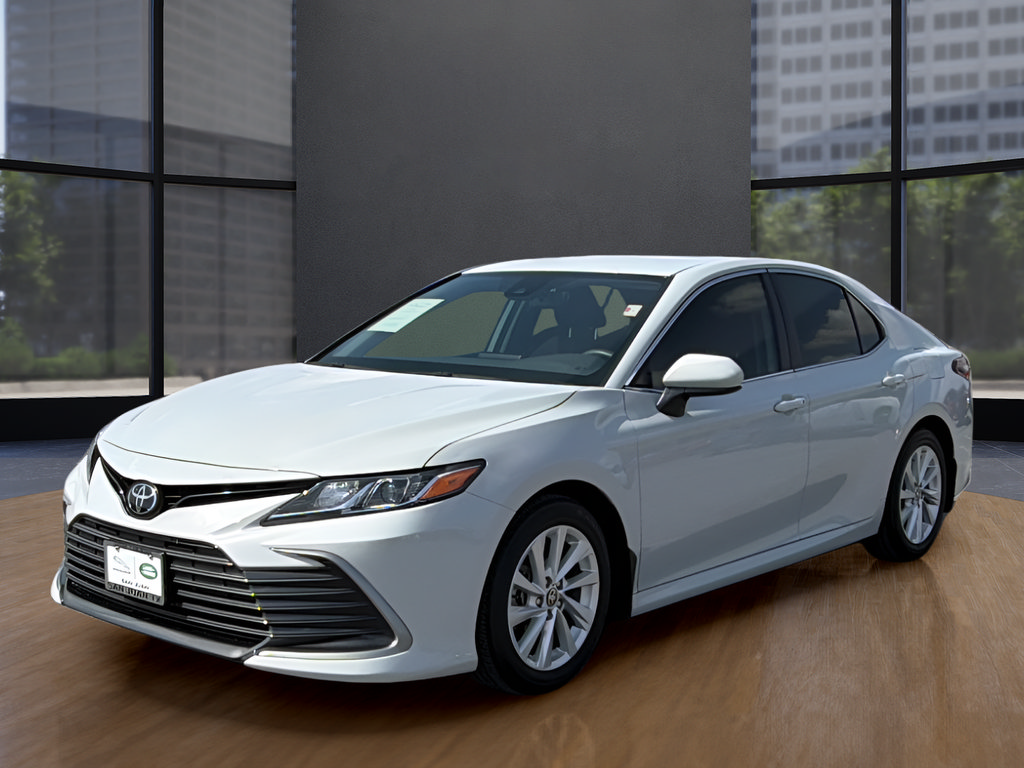Used 2024 Toyota Camry LE FWD image 9