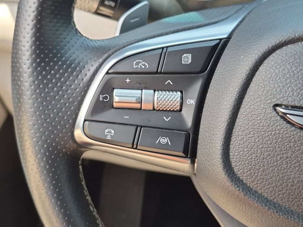 Used 2025 Genesis G70 2.5T RWD image 21