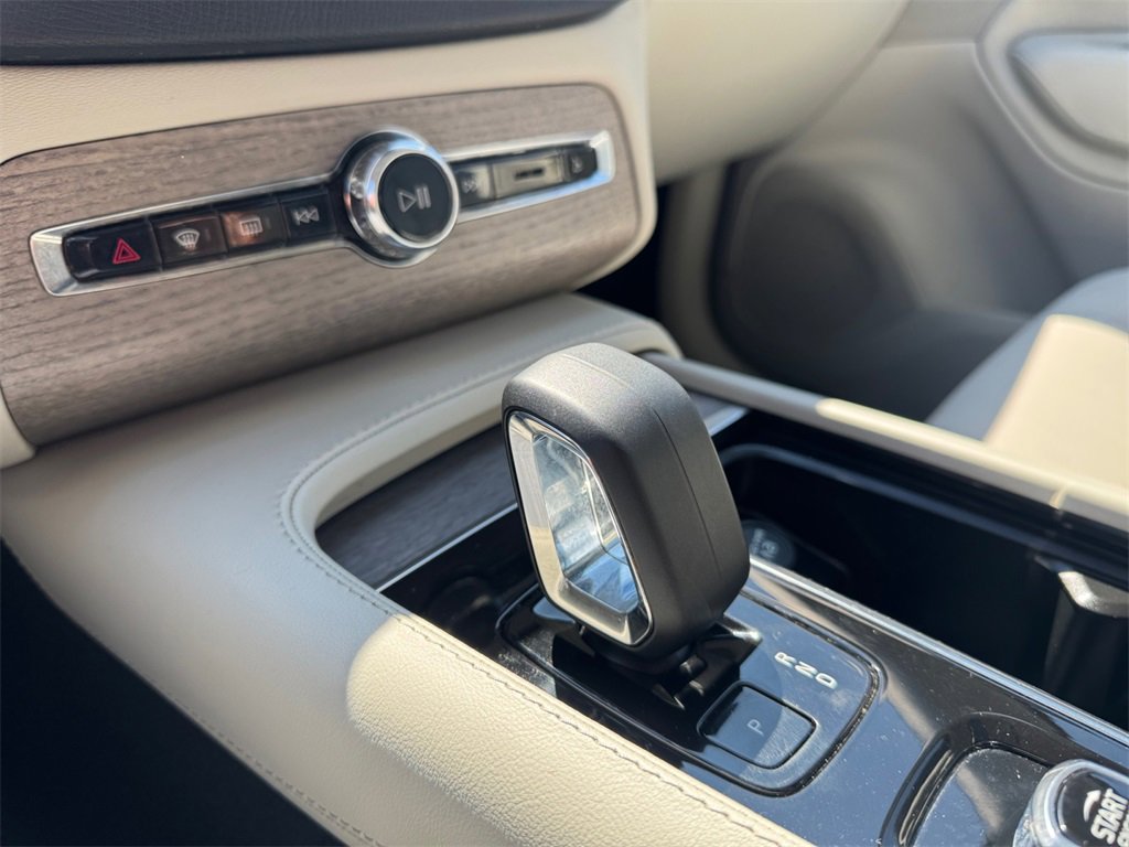 Certified 2023 Volvo XC90 B6 Plus w/ Protection Package Premier image 14