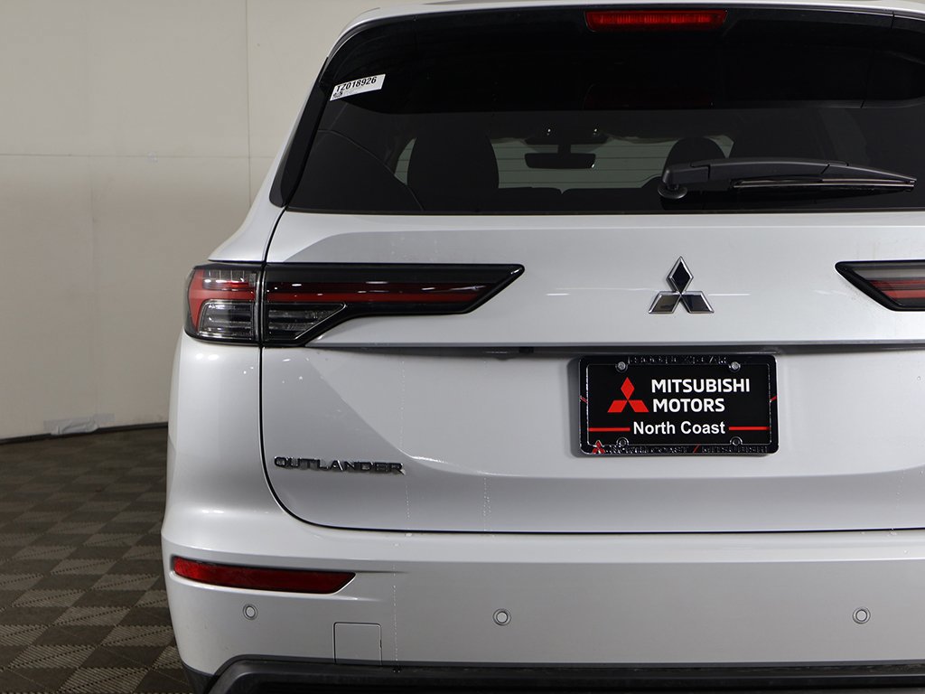 New 2026 Mitsubishi Outlander ES AWD/4WD image 16