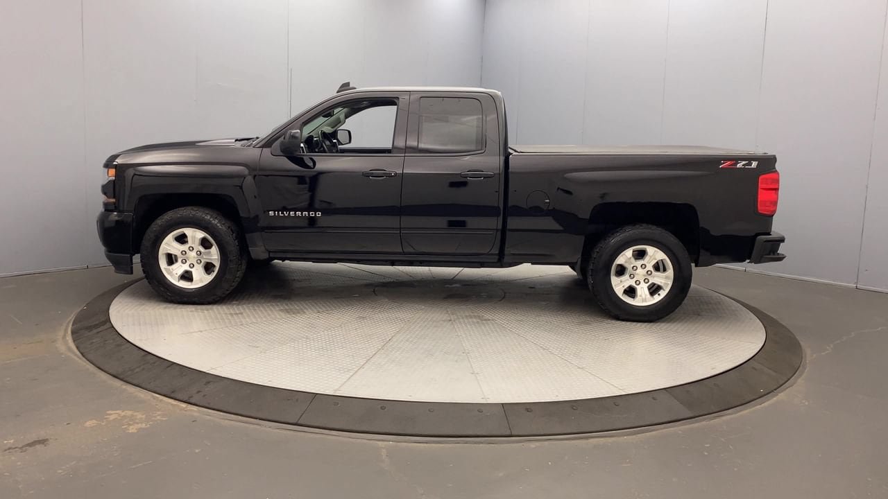 Used 2018 Chevrolet Silverado 1500 LT w/ All Star Edition AWD/4WD image 2