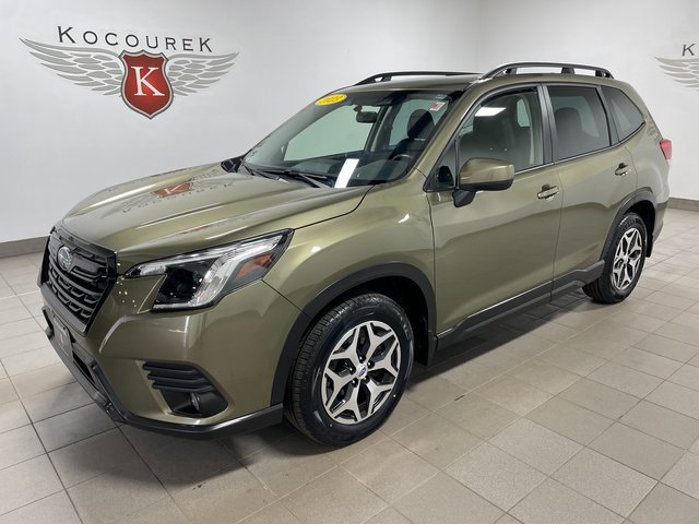 Used 2023 Subaru Forester Premium AWD/4WD image 3