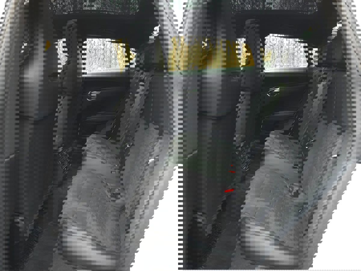 Used 2022 Audi e-tron GT Premium Plus image 15