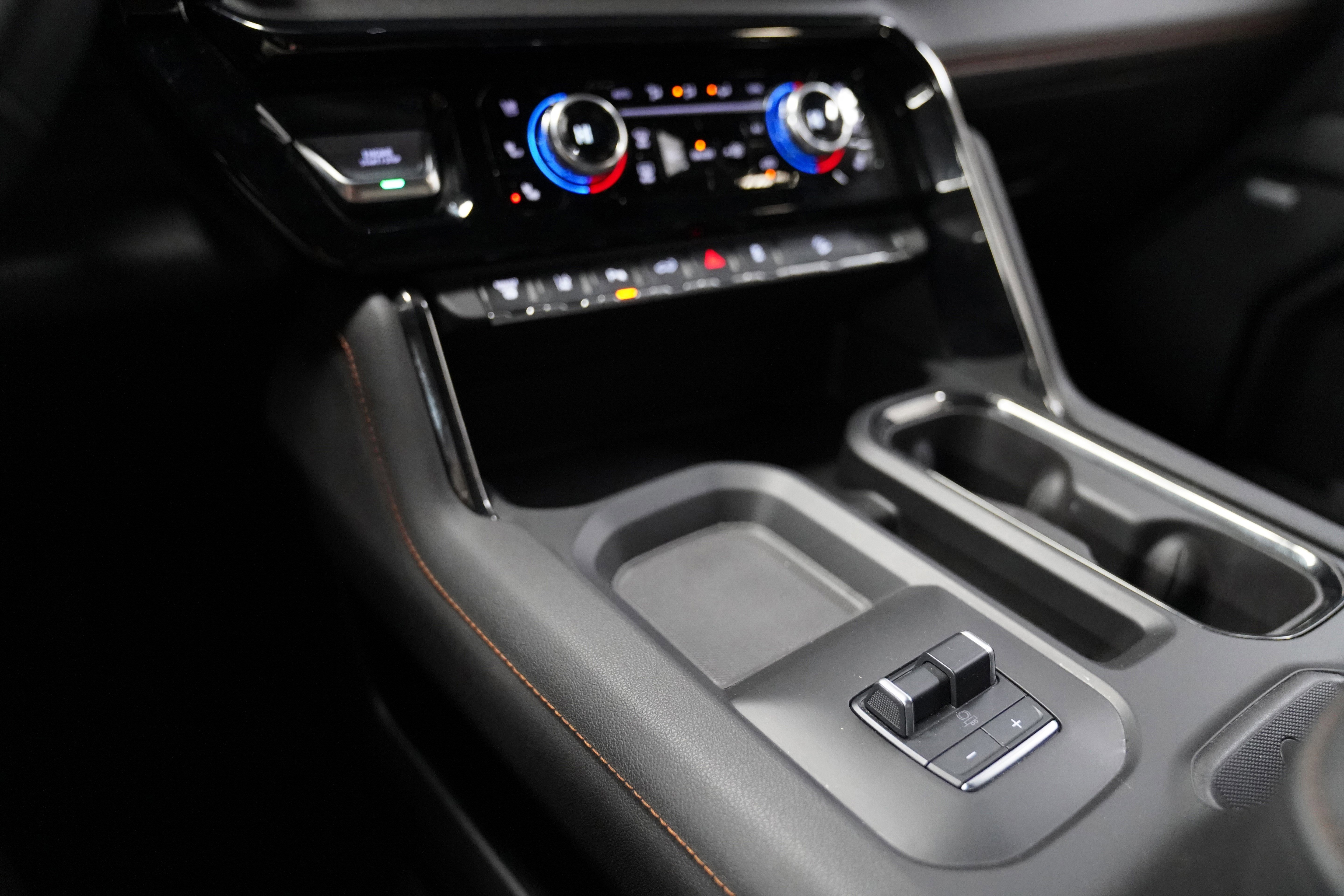 Used 2024 GMC Sierra 2500 AT4 w/ AT4 Preferred Package image 27