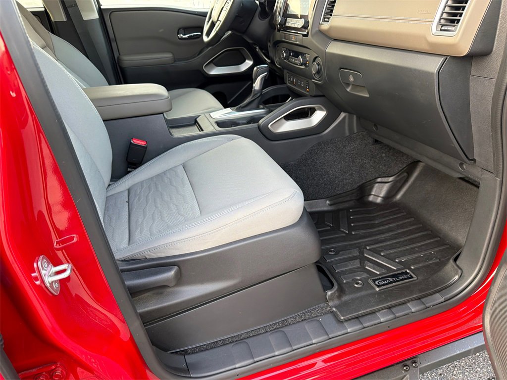 Used 2022 Nissan Frontier SV image 13