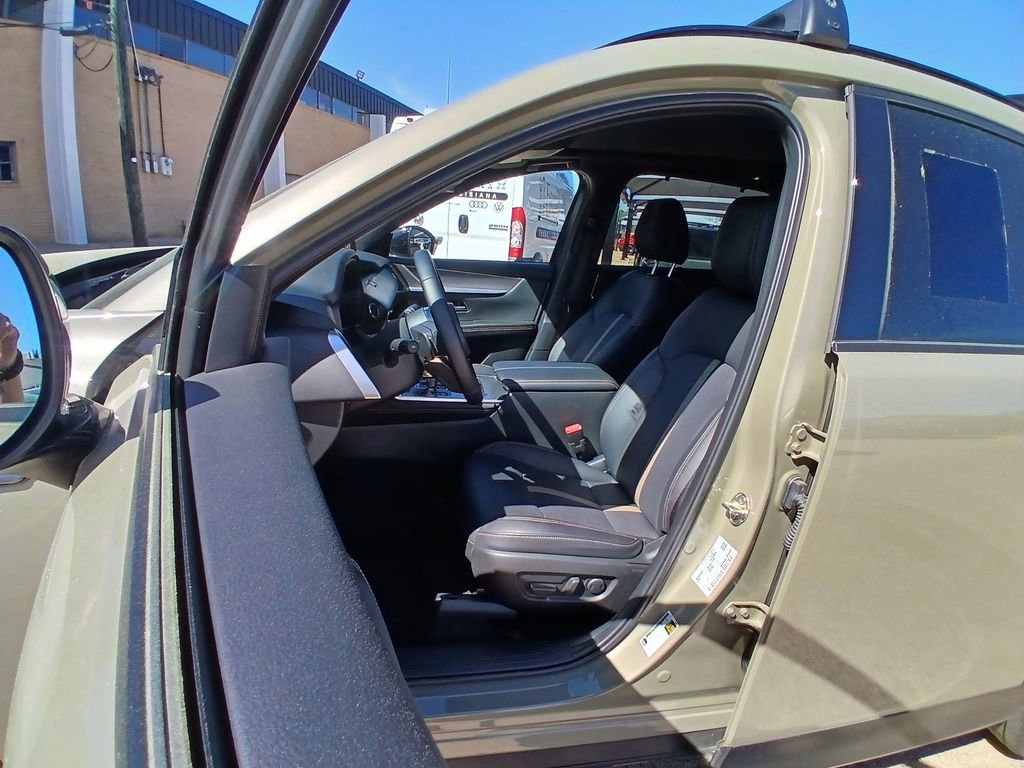 Used 2025 MAZDA CX-70 Plug-In Hybrid w/ Premium Plus image 9