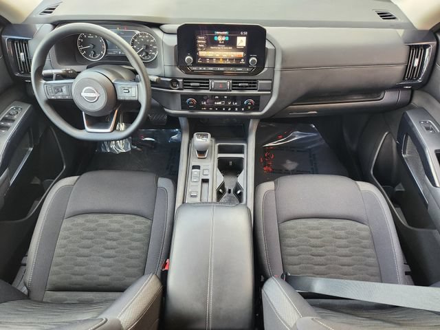 Used 2025 Nissan Pathfinder S FWD image 26