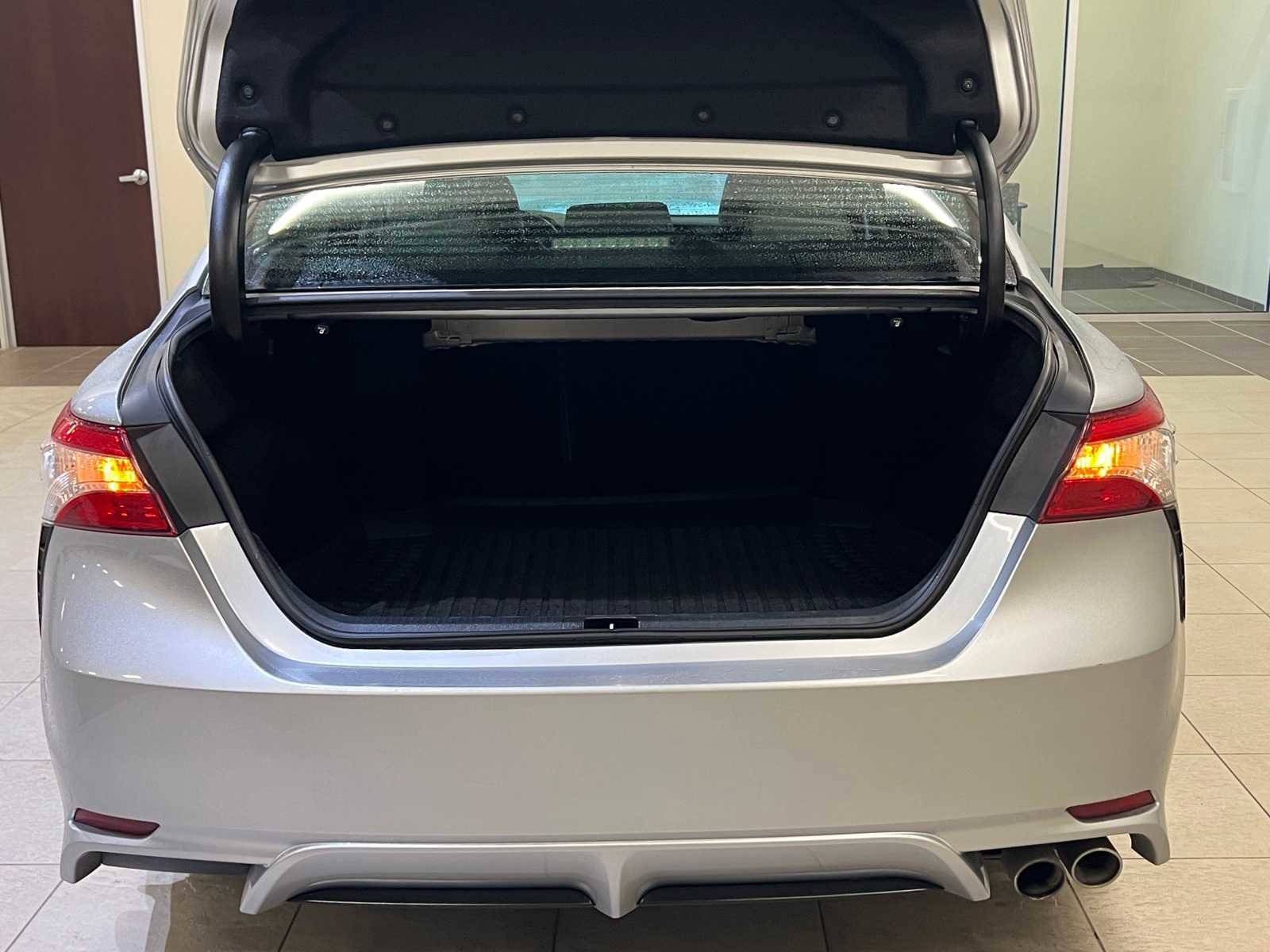 Used 2018 Toyota Camry SE image 28