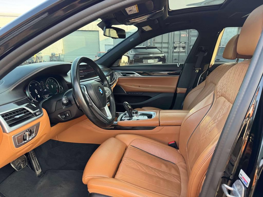 Used 2019 BMW 750i xDrive w/ Executive Package AWD/4WD image 16