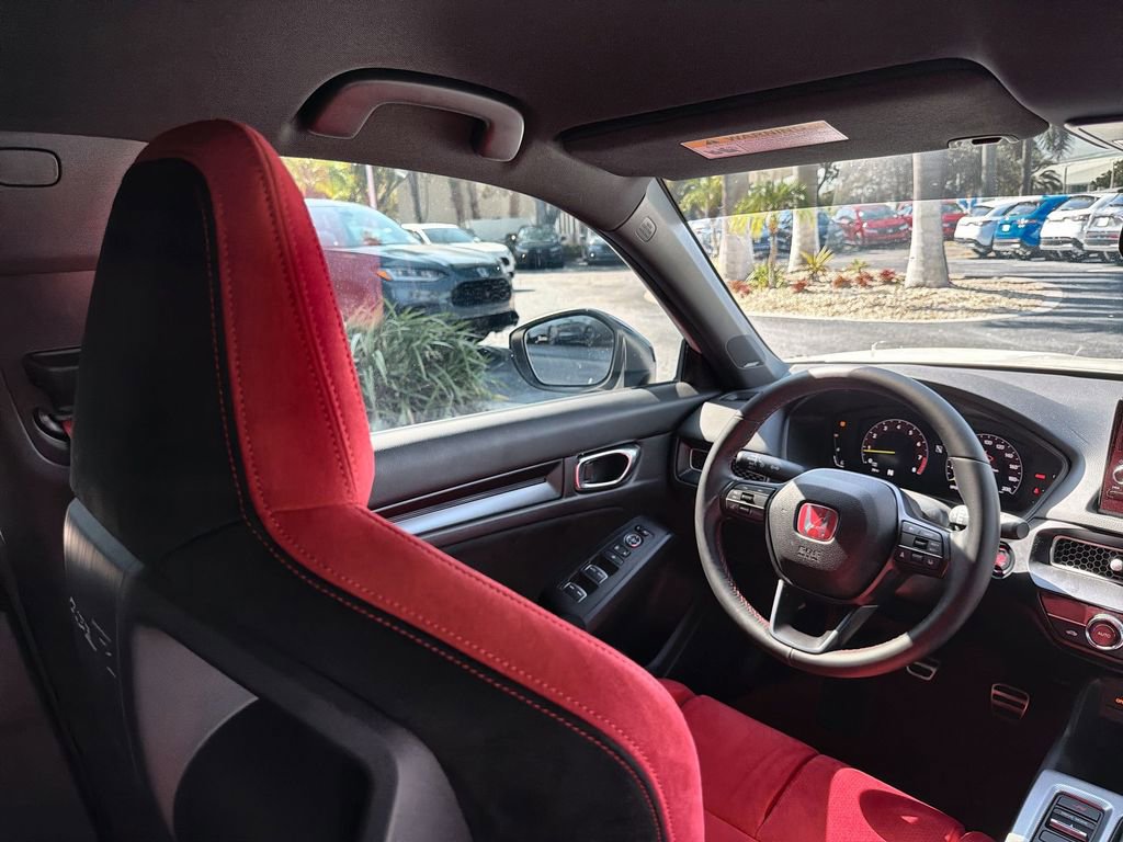 Used 2025 Honda Civic Type R image 17