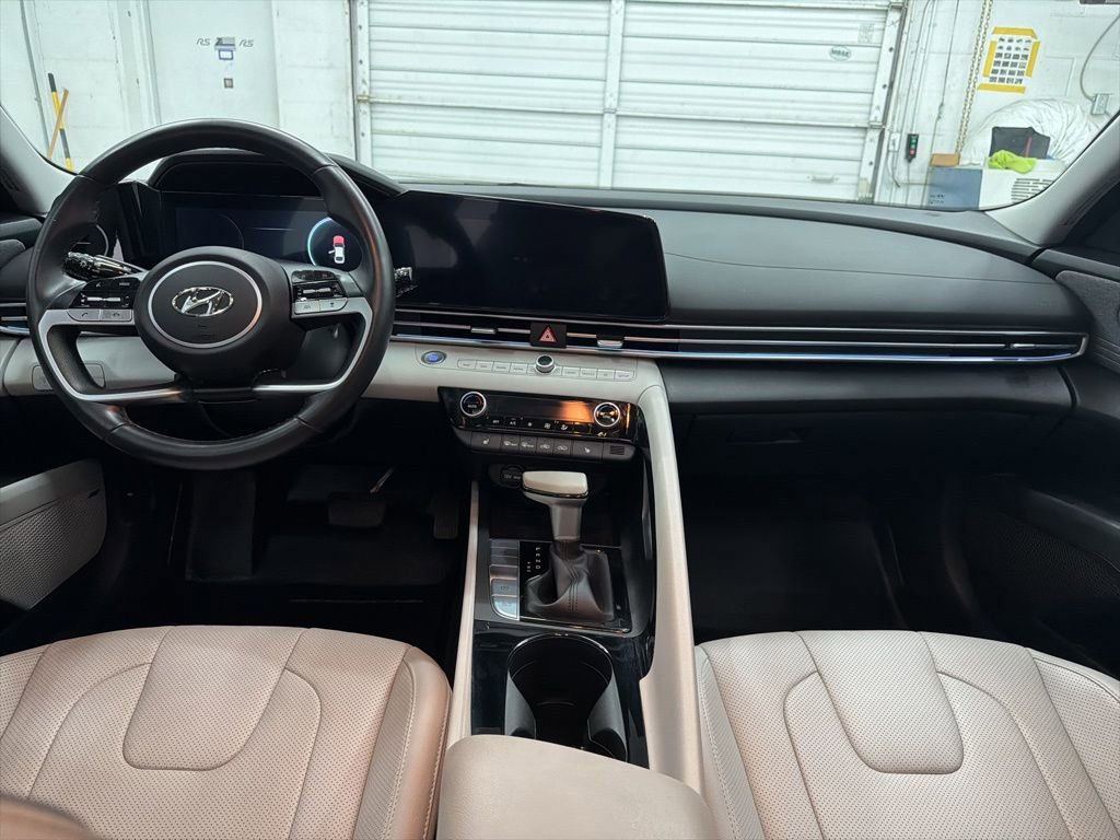Used 2023 Hyundai Elantra Limited image 23