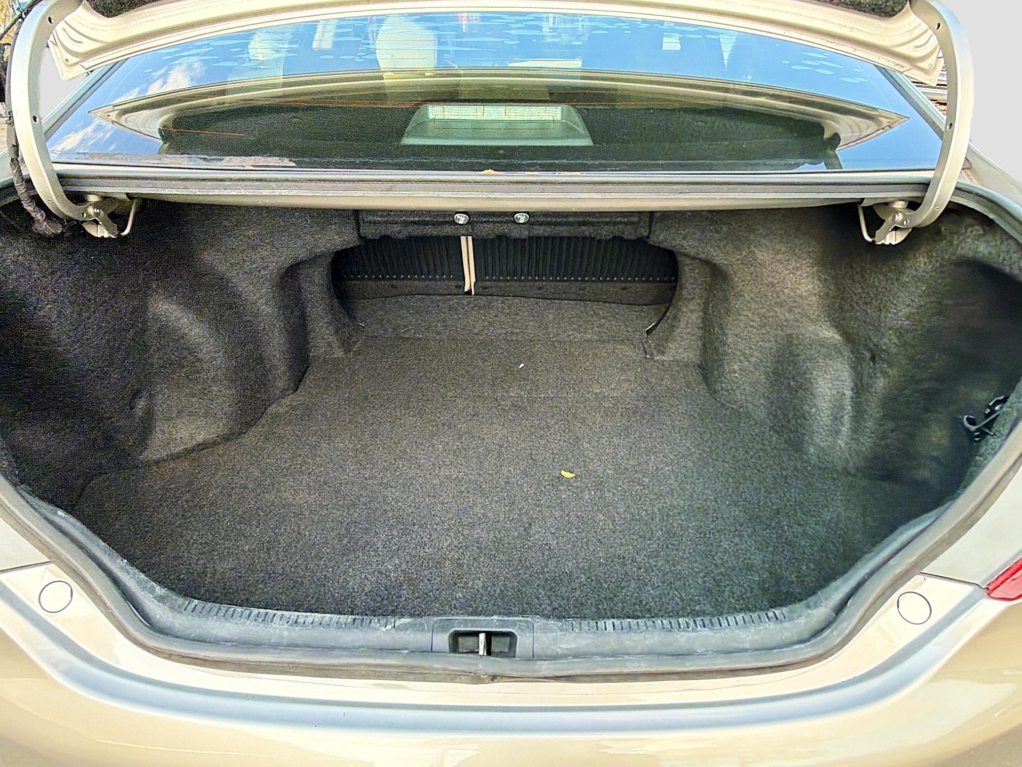 Used 2013 Toyota Camry L image 12