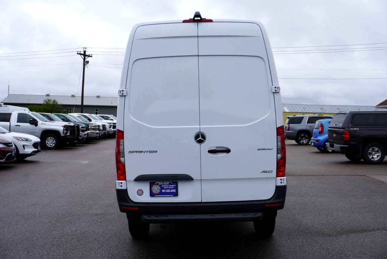 Used 2025 Mercedes-Benz Sprinter 2500 image 4