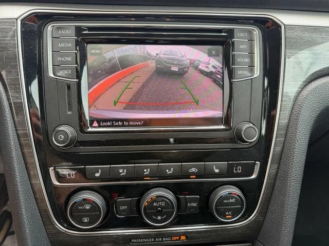 Used 2018 Volkswagen Passat 2.0T SE w/ SE Lighting Package FWD image 22