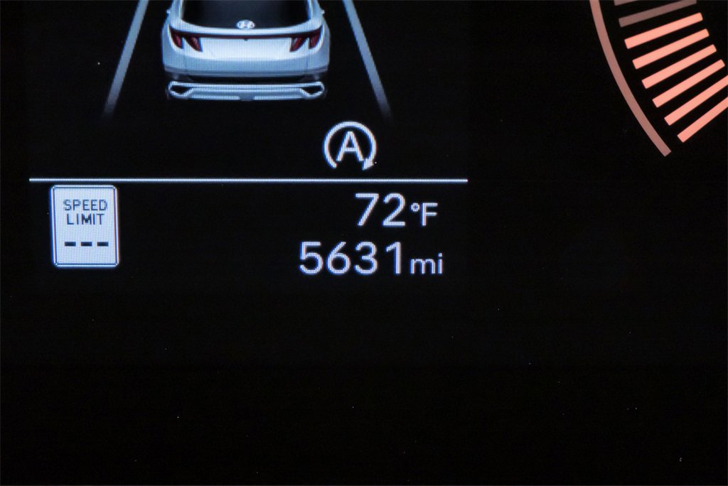 Certified 2025 Hyundai Tucson SE image 22