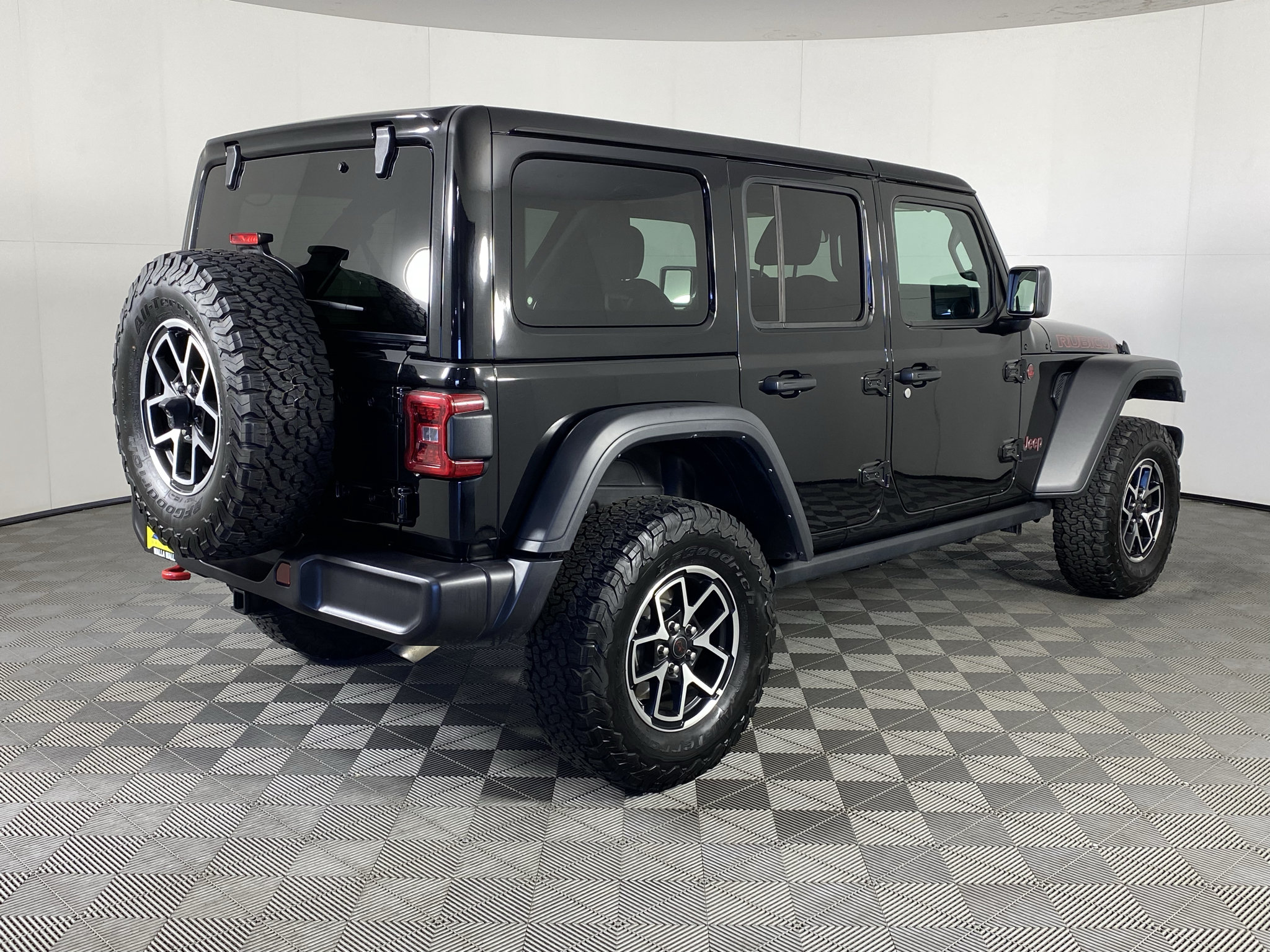 Used 2025 Jeep Wrangler Unlimited Rubicon AWD/4WD image 12