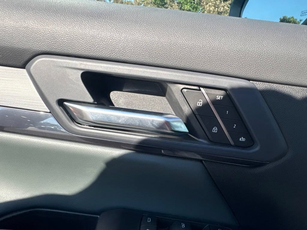 New 2026 GMC Terrain AT4 w/ Convenience Package III AWD/4WD image 21