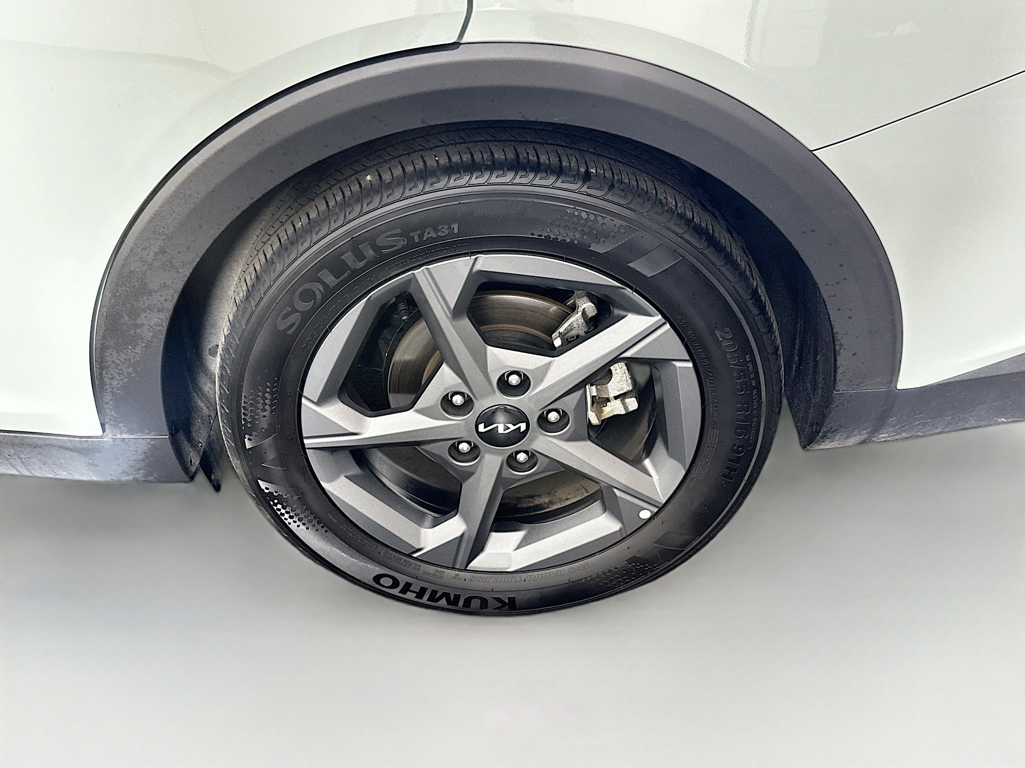 Used 2025 Kia K4 LXS image 11