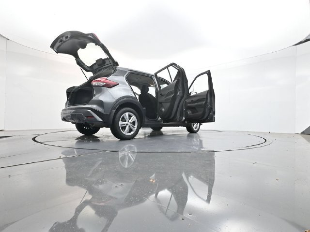 Used 2025 Nissan Kicks Play S FWD image 59