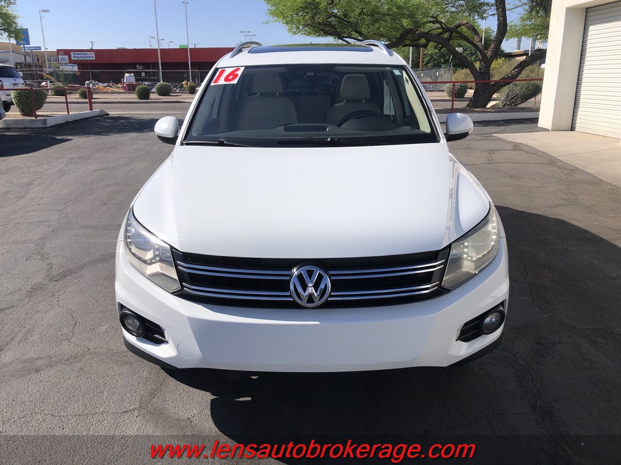Used 2016 Volkswagen Tiguan SE image 3