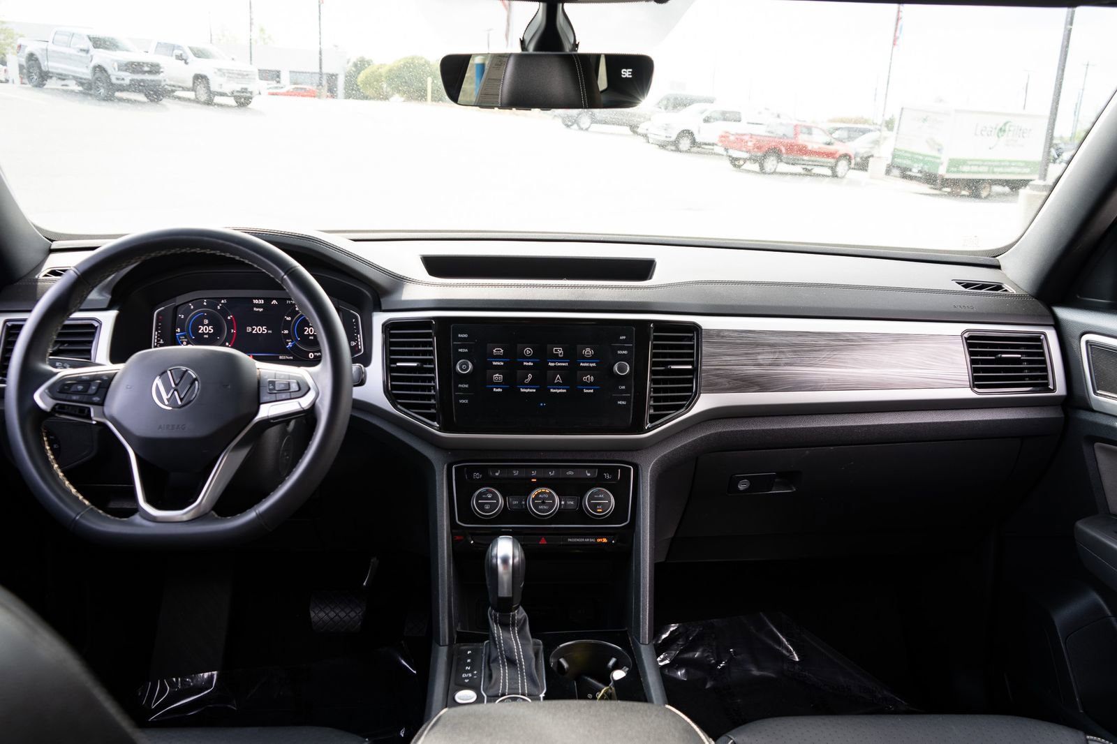 Used 2022 Volkswagen Atlas Cross Sport SE AWD/4WD image 19