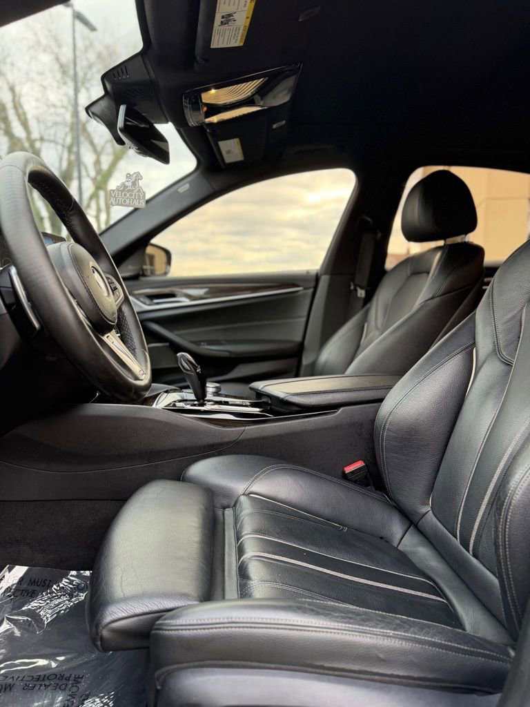 Used 2018 BMW 540i xDrive image 10
