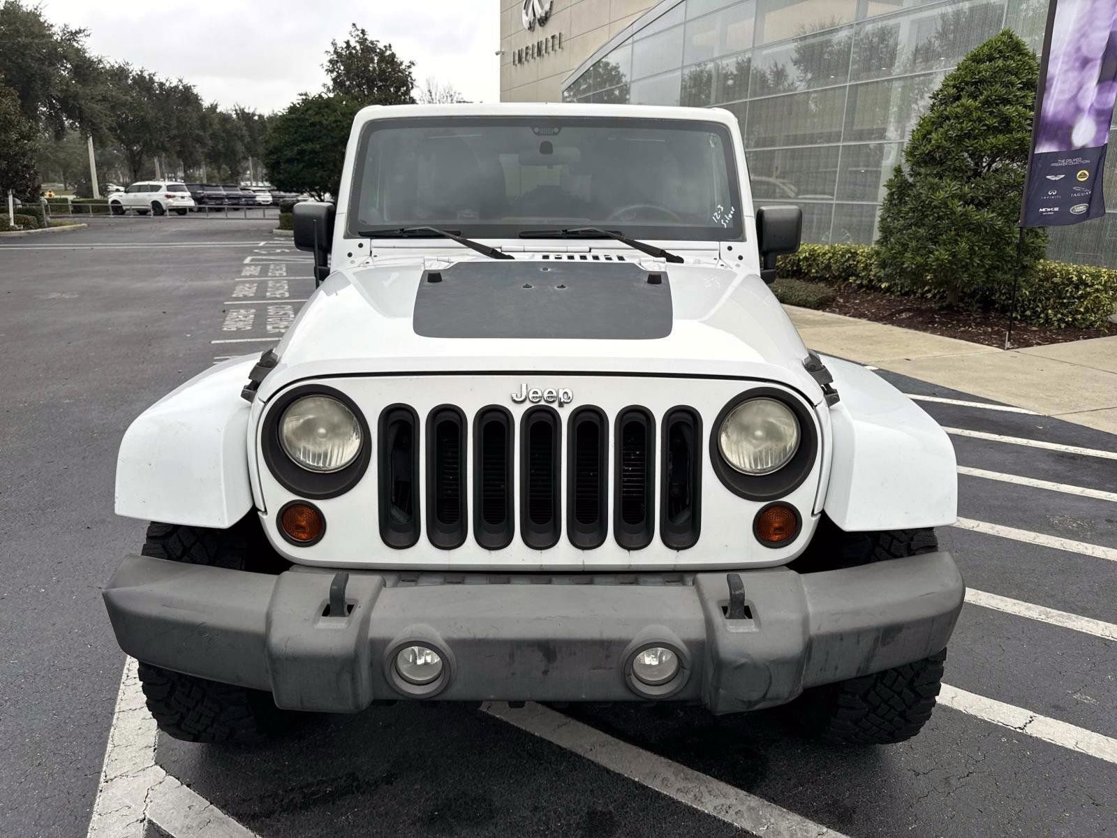 Used 2012 Jeep Wrangler Unlimited Sahara image 6