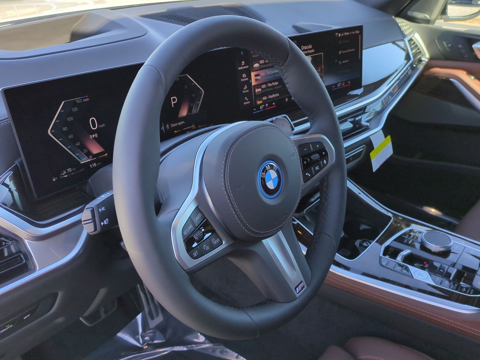 Used 2026 BMW X5 xDrive50e w/ M Sport Package AWD/4WD image 18