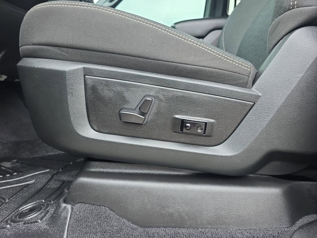 Used 2025 RAM 2500 Big Horn AWD/4WD image 26