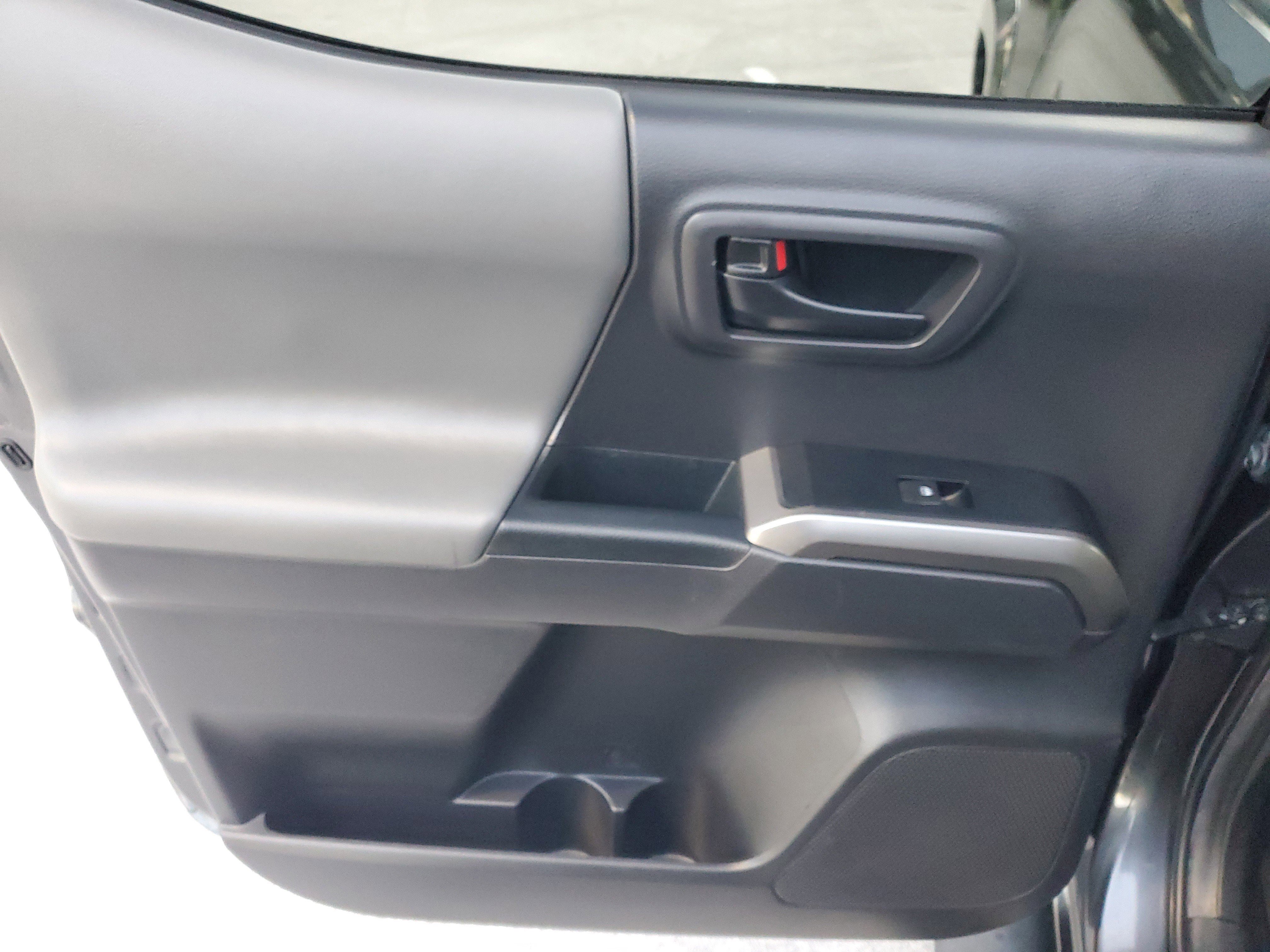 Used 2022 Toyota Tacoma SR5 w/ Technology Package image 13