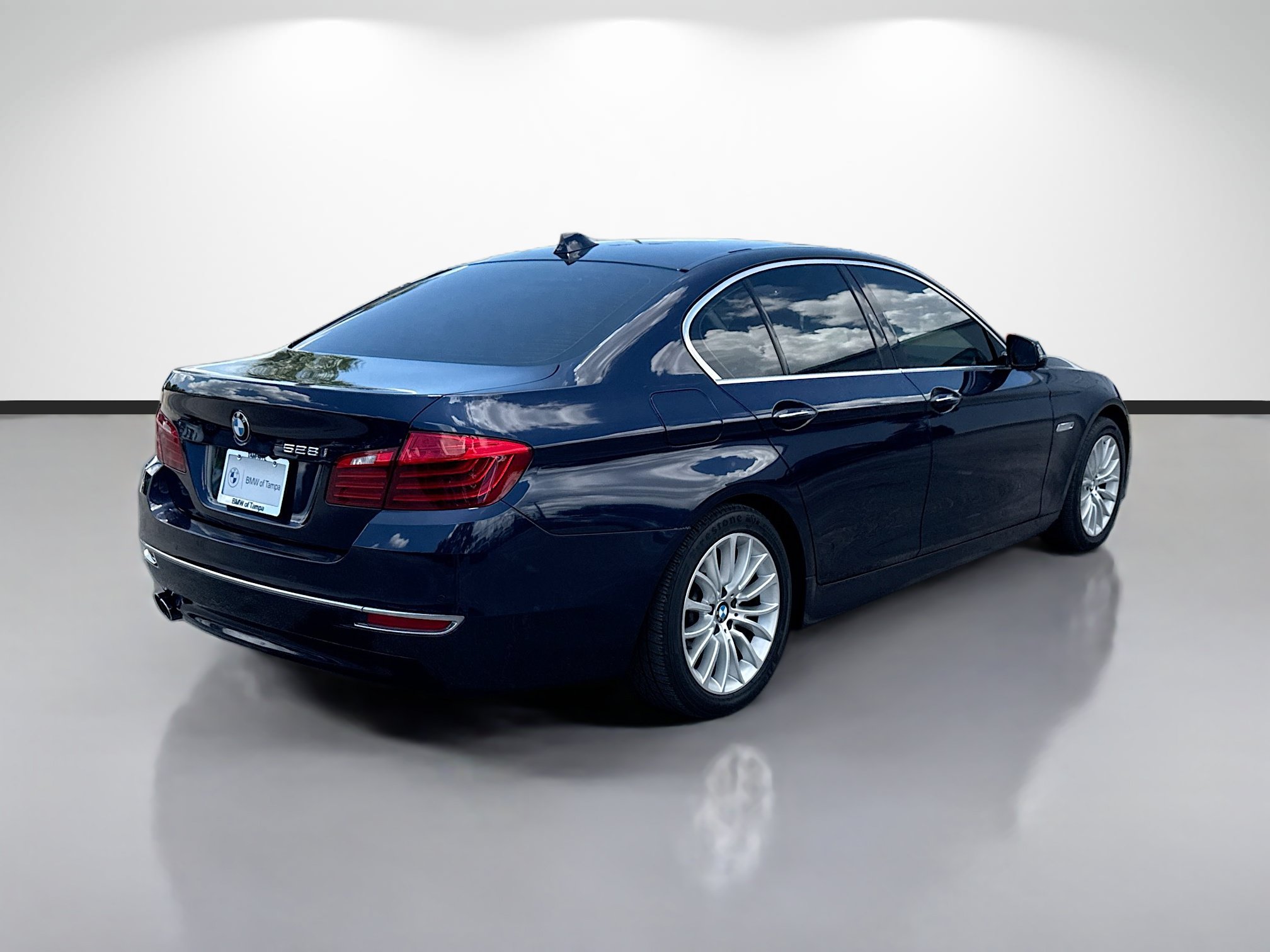 Used 2016 BMW 528i Sedan RWD image 3