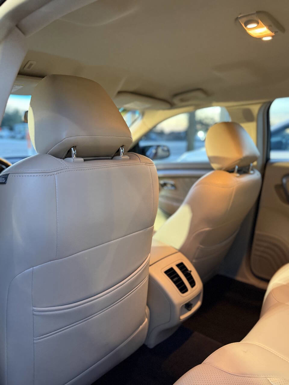 Used 2016 Ford Taurus SEL w/ Equipment Group 201A image 14