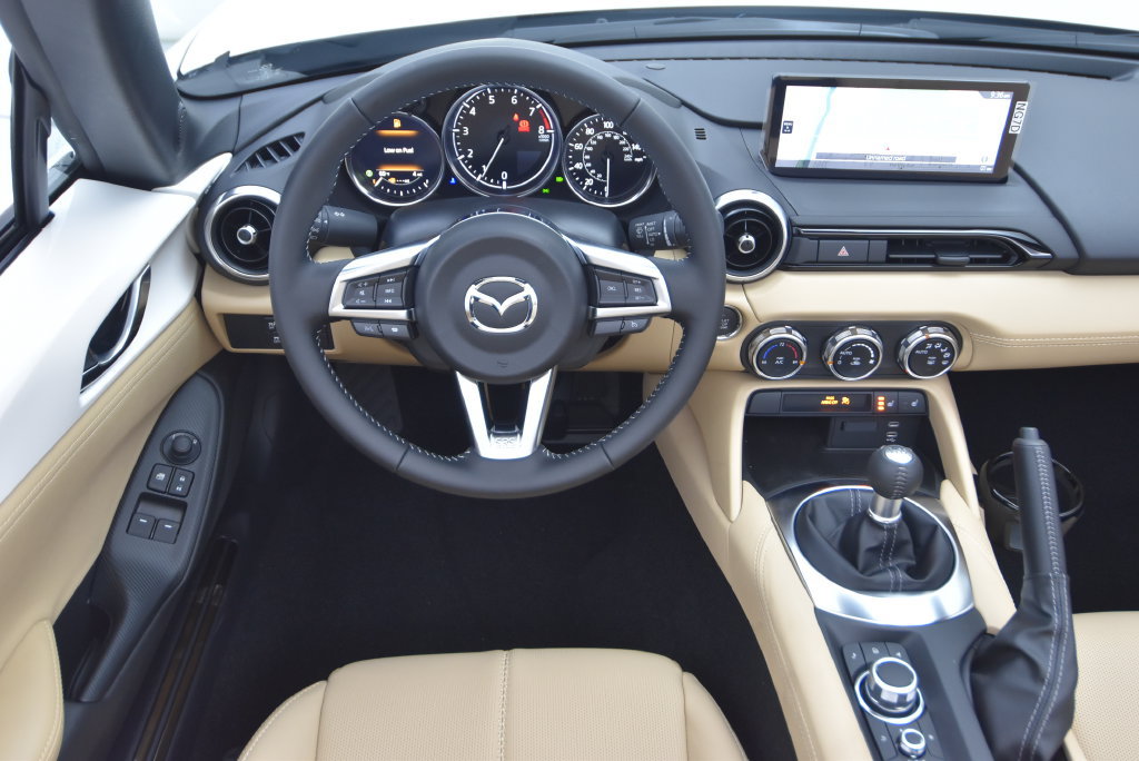Used 2025 MAZDA MX-5 Miata Grand Touring w/ Appearance Package RWD image 28