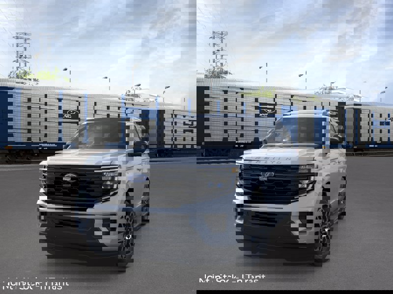 New 2026 Ford Expedition Active image 2