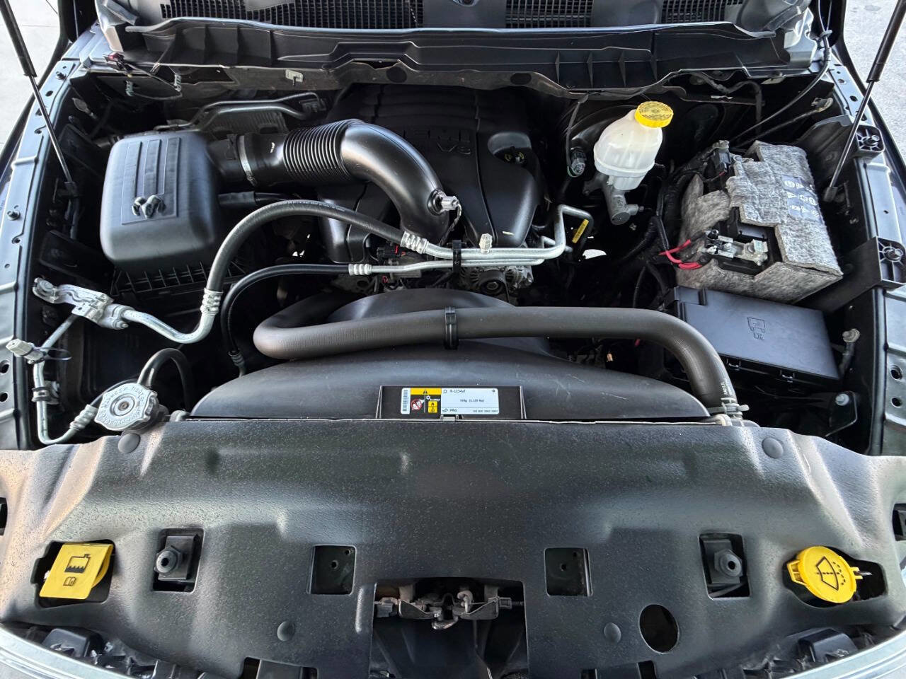 Used 2018 RAM 1500 Laramie AWD/4WD image 43