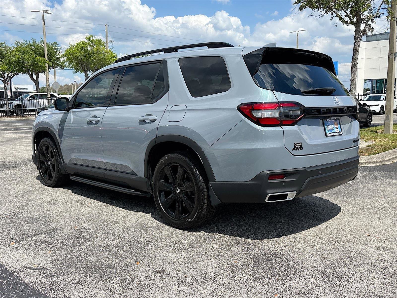 Certified 2025 Honda Pilot Black Edition image 5
