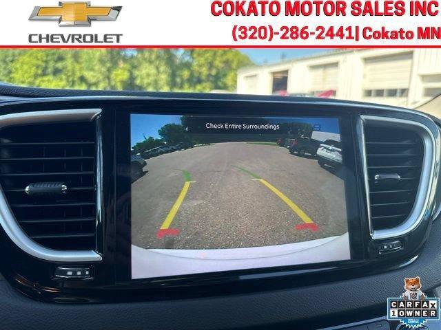 Used 2024 Chrysler Pacifica Touring-L FWD image 26