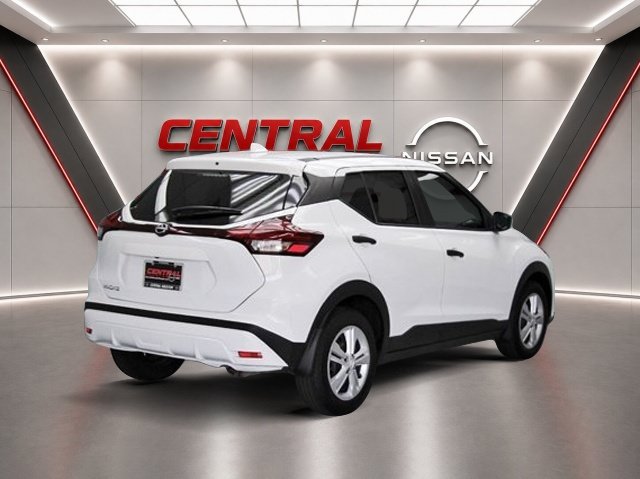 Certified 2025 Nissan Kicks Play S FWD image 5