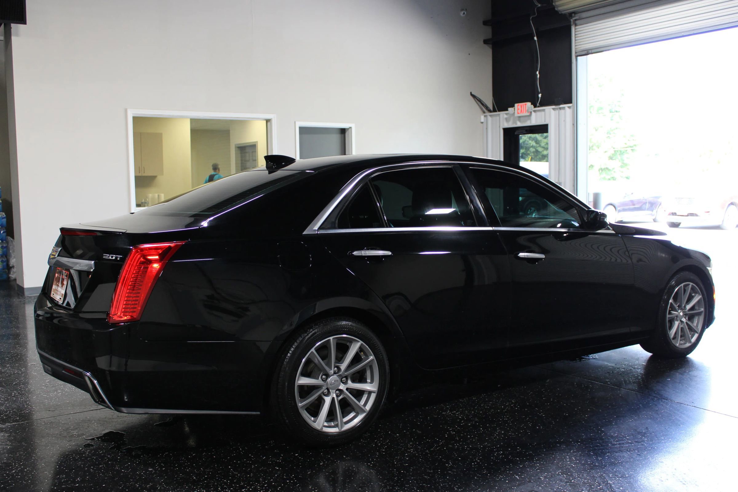 Used 2017 Cadillac CTS Luxury RWD image 3