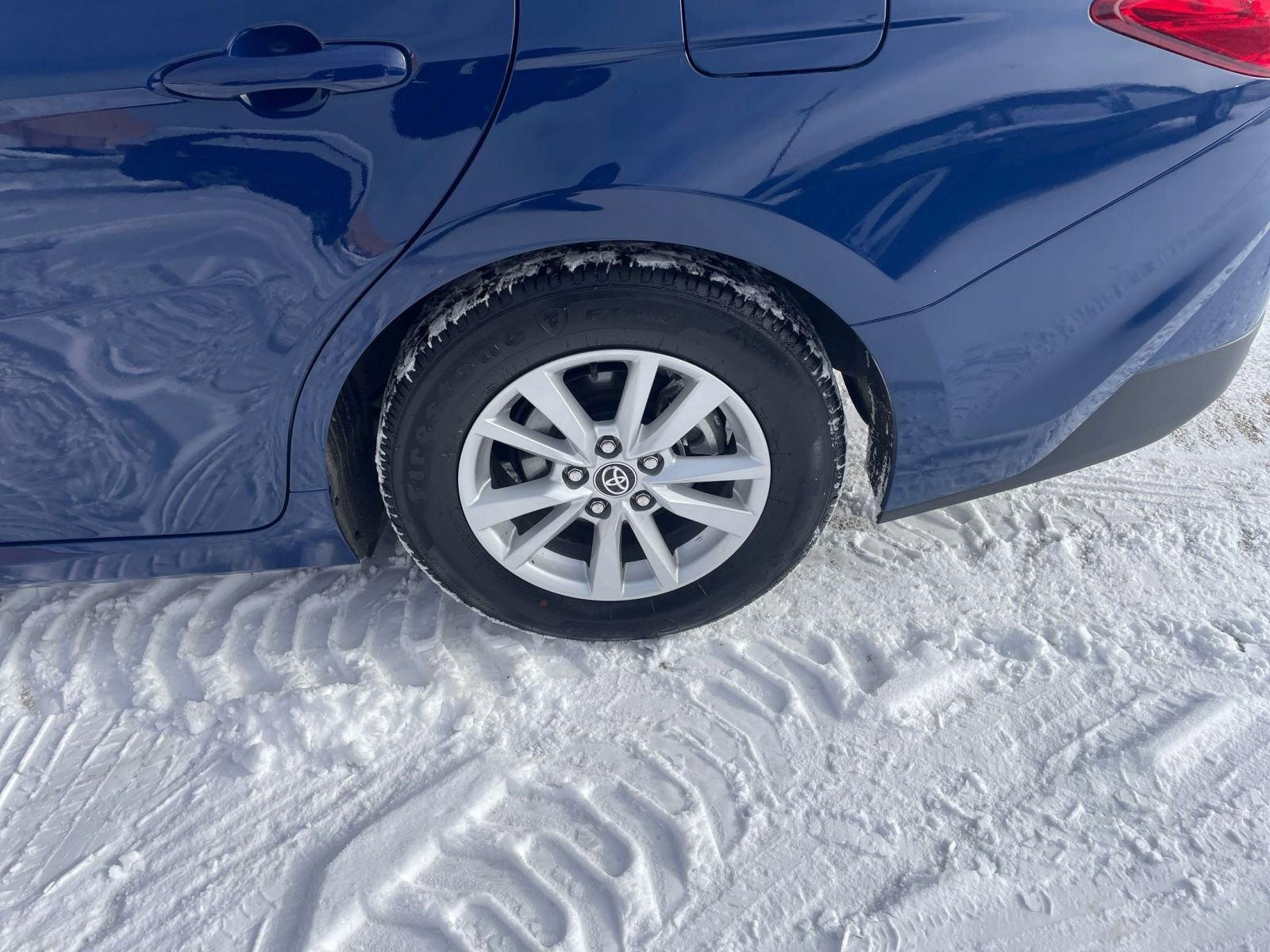 Used 2025 Toyota Camry LE image 30